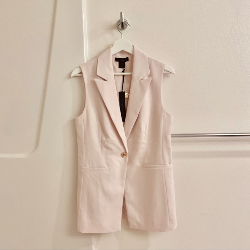 House of Harlow - light pink/gold button